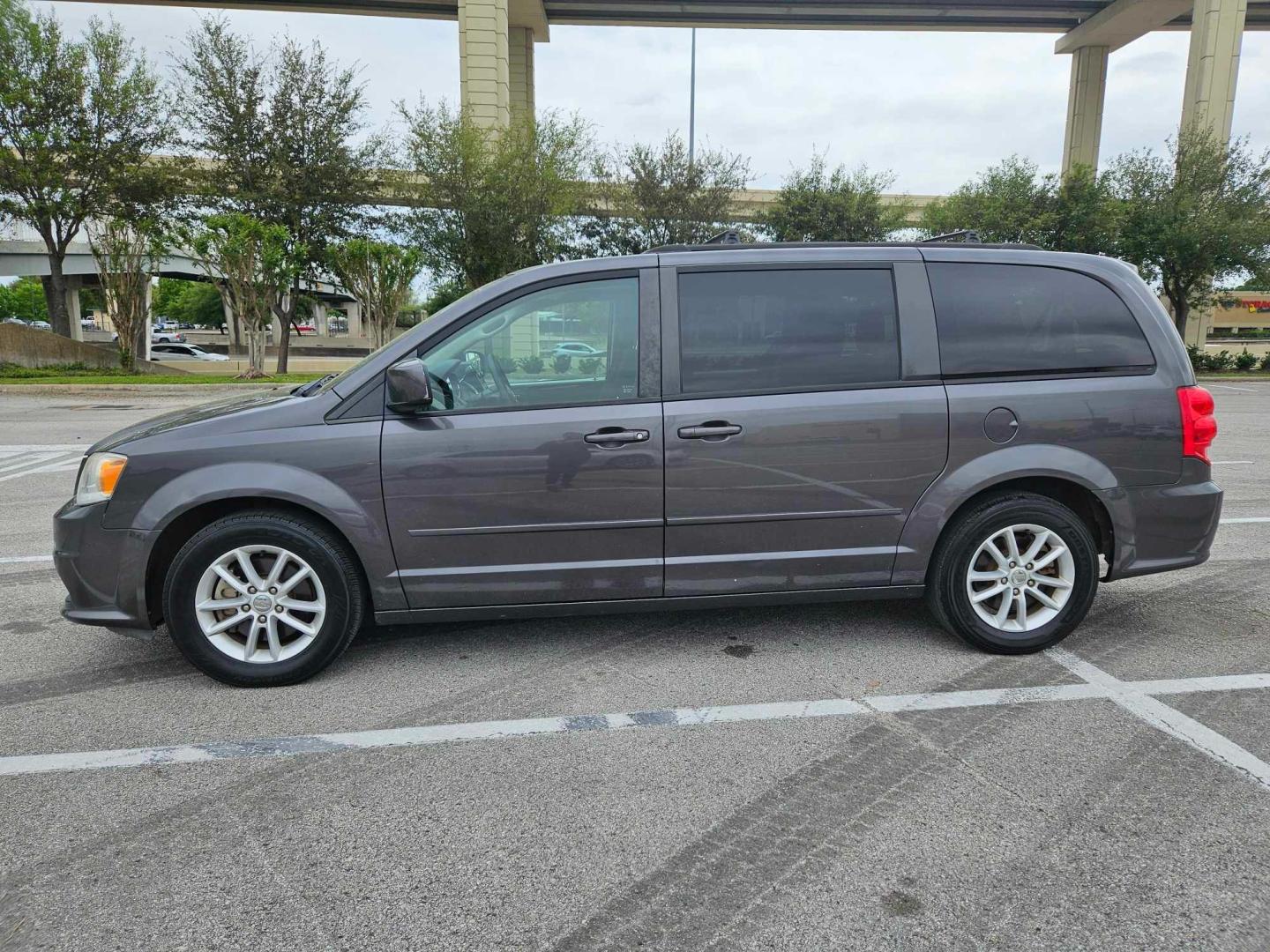 2015 Black Dodge Grand Caravan (2C4RDGCG2FR) , located at 5005 Telephone Rd., Houston, TX, 77087, (713) 641-0980, 29.690666, -95.298683 - Photo#2